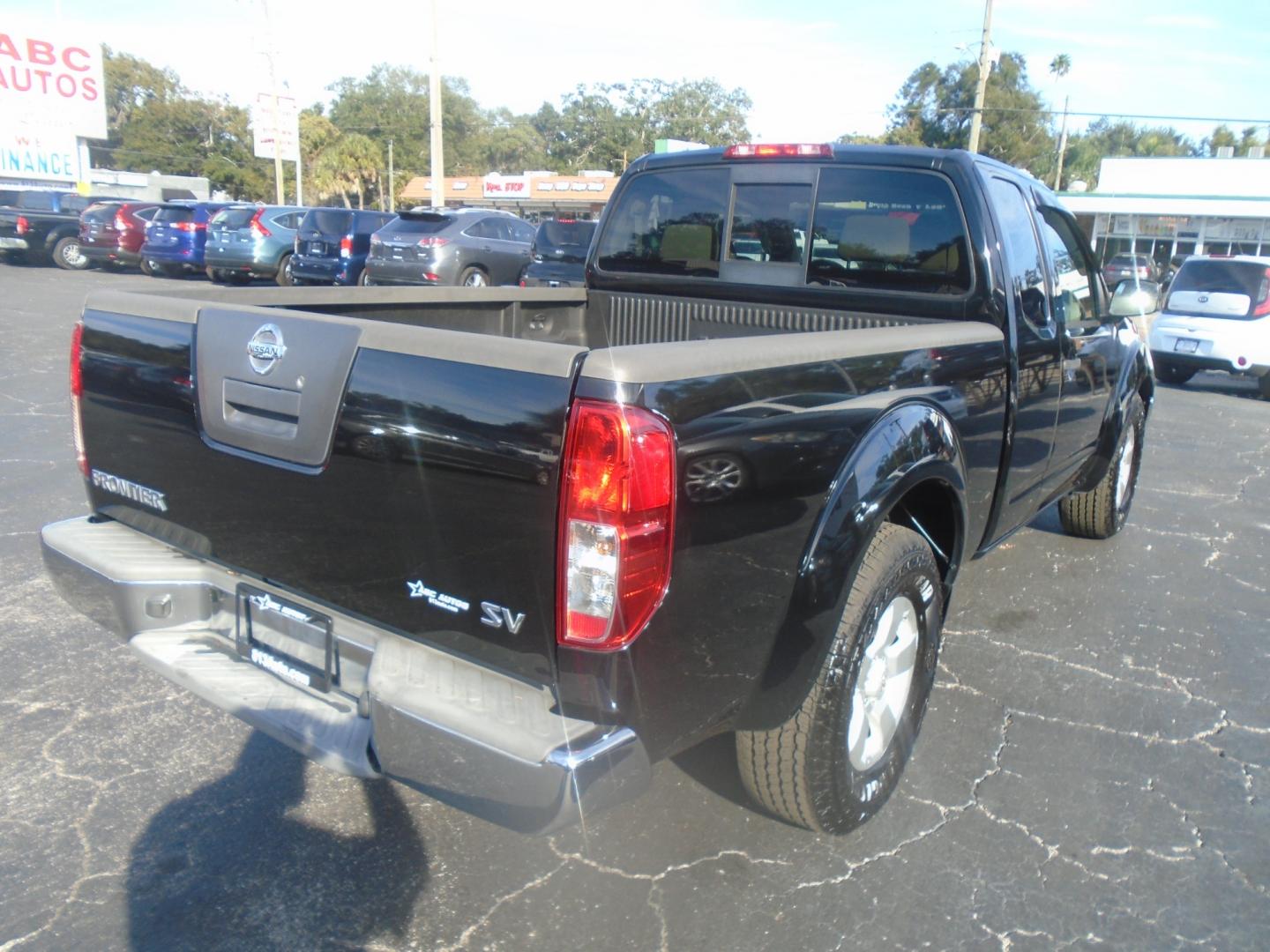 2011 Nissan Frontier SV I4 King Cab 2WD (1N6BD0CT2BC) with an 2.5L L4 DOHC 16V engine, 5-Speed Automatic transmission, located at 6112 N Florida Avenue, Tampa, FL, 33604, (888) 521-5131, 27.954929, -82.459534 - Photo#3